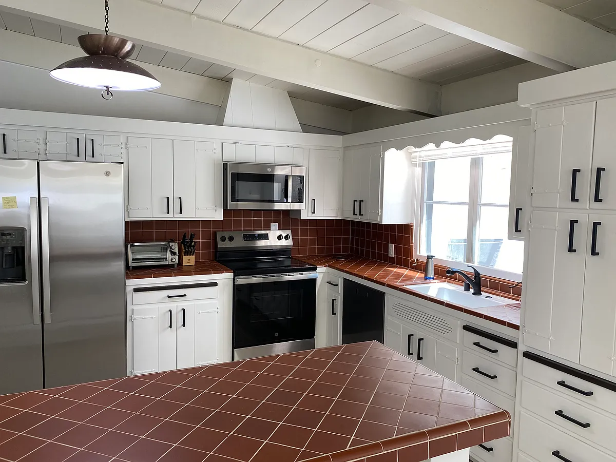 Building Photo - 1662 Laurelwood Dr