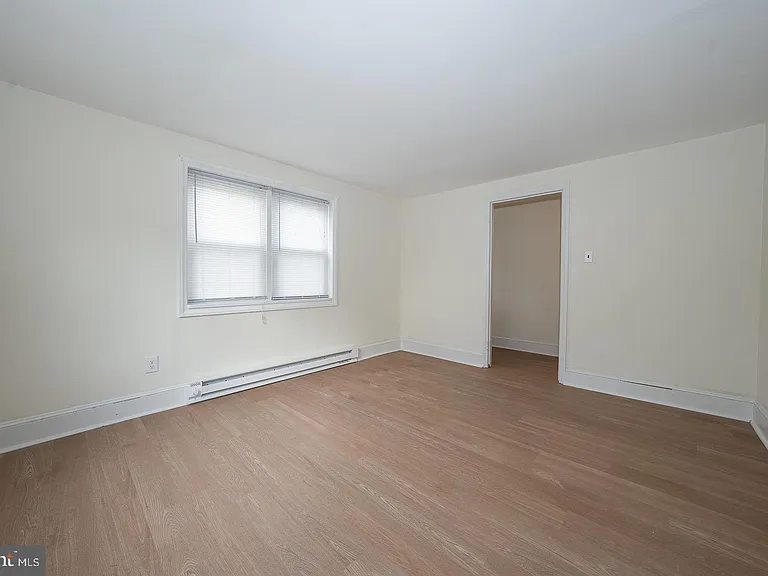 717 Miller St — Photo 50