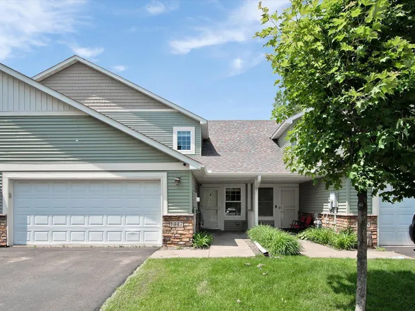 1347 Echo Lake Ct, Mahtomedi, MN 55115