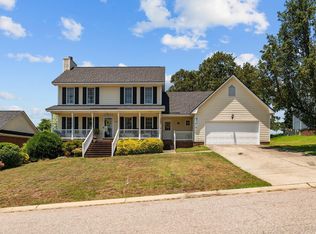 732 Larkspur Dr, Fayetteville, NC 28311