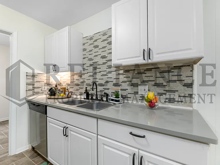2309 W Graber St — Photo 9