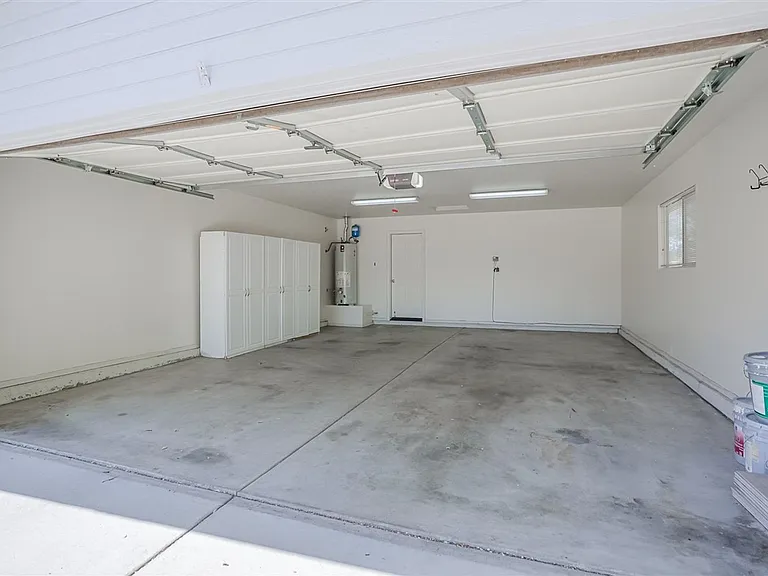 379 Badger Ct — Photo 28
