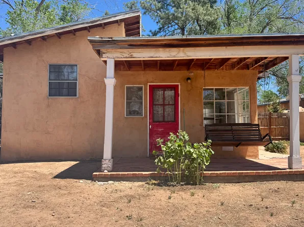 4910C Nicholas Pl, Santa Fe, NM 87507