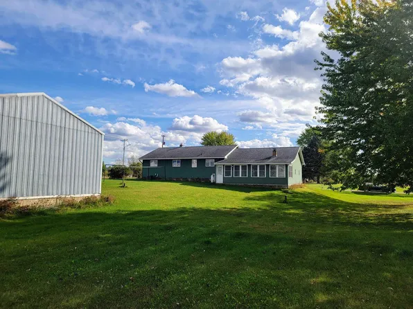E6094 County Yard Rd, Manawa, WI 54949