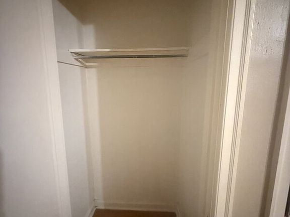 4th image of 1517 E Jefferson Ave