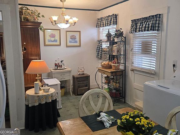 3rd image of 5005 Five Forks Trickum Rd SW