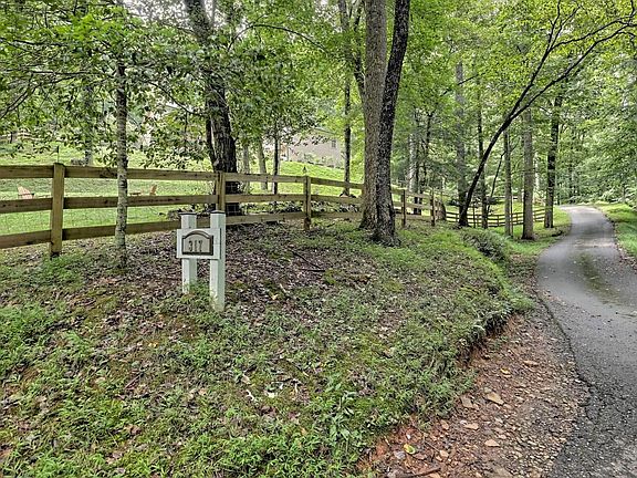 3rd image of 317 Collins Creek Rd