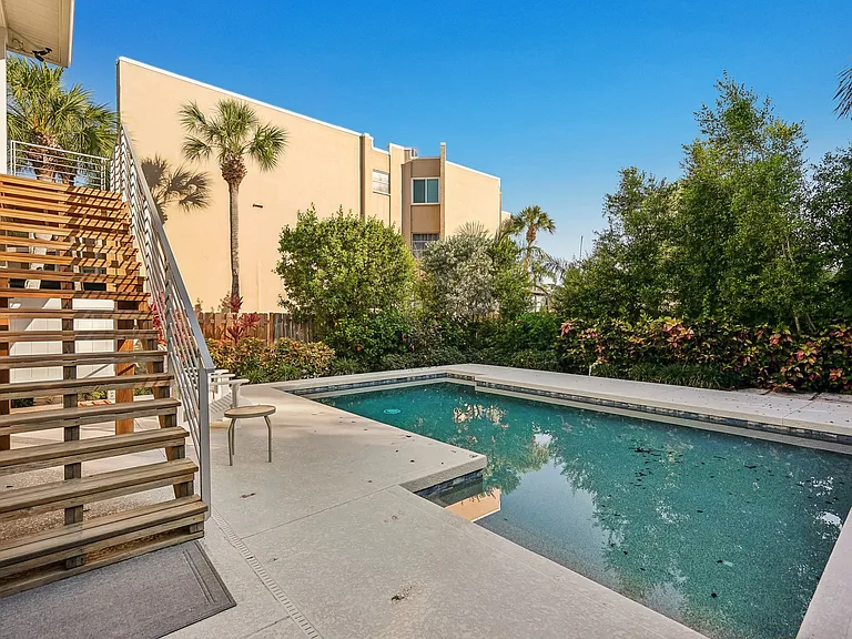 501 Channel Ln — Photo 37