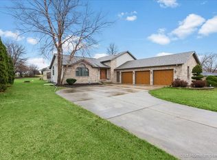4809 Sunset Ln, Country Club Hills, IL