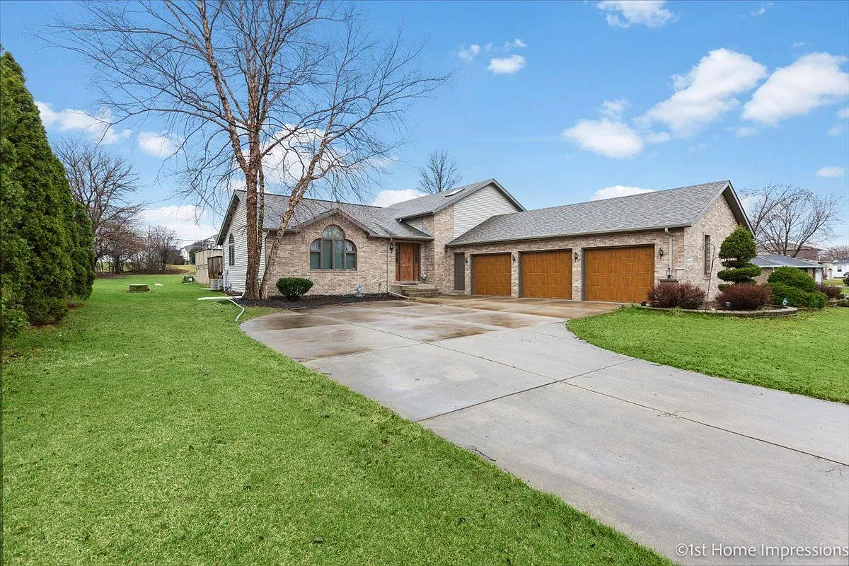4809 Sunset Ln photo 1