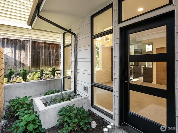 6732 Alonzo Avenue NW #B, Seattle, WA 98117