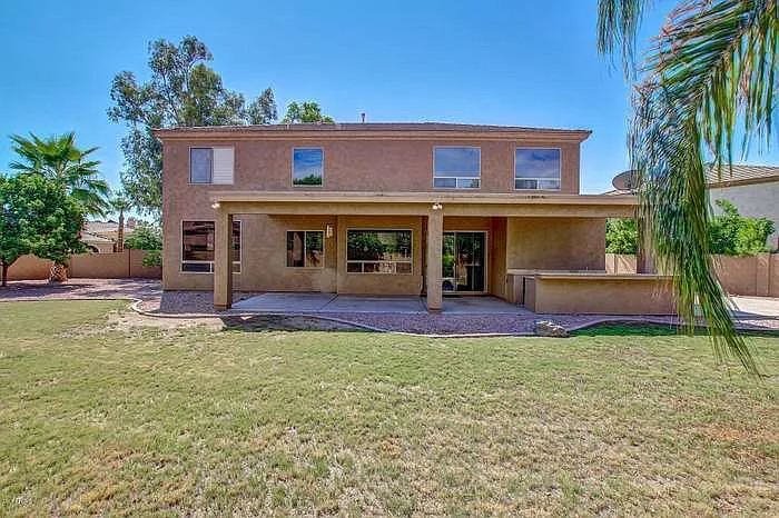 562 N Danielson Way — Photo 23