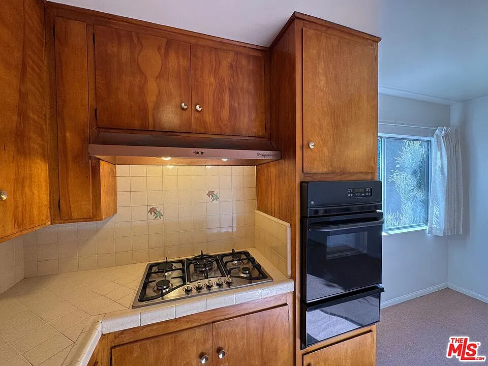 2 bed, 1.0 bath, 932 sqft, $3,020 — Photo 4