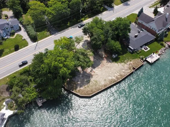 560 Front Rd N, Amherstburg, ON N9V 2V5