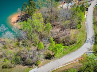 197 Waterside Ln, La Follette, TN 37766