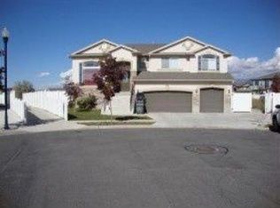 990 W Manchester Dr, North Salt Lake, UT 84054