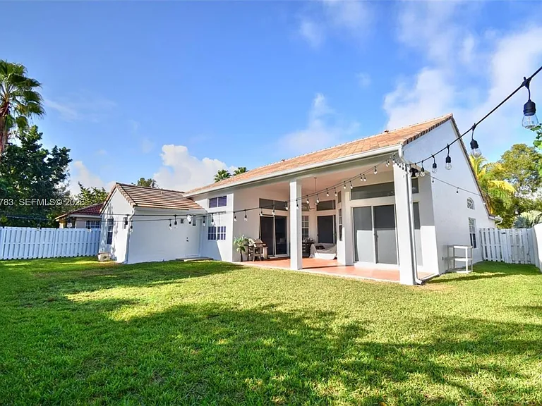 710 Lake Blvd — Photo 22