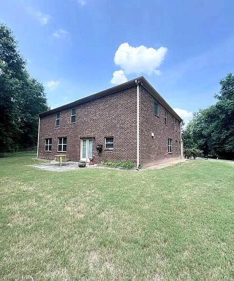 308 Fieldhouse Cir SW — Photo 3
