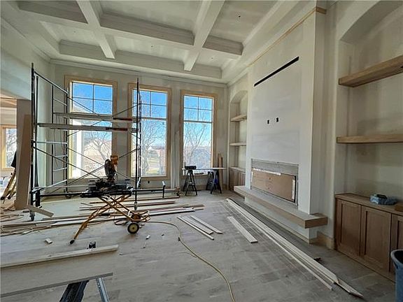 4th image of 15031 Canterbury Ct