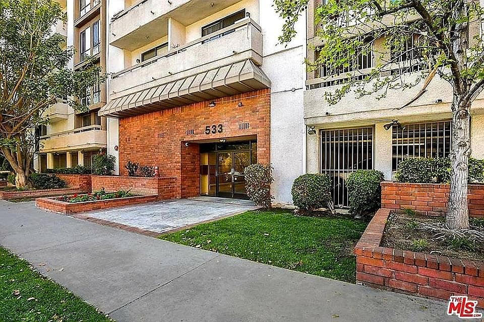 1st image of 533 S Saint Andrews Pl Unit 413