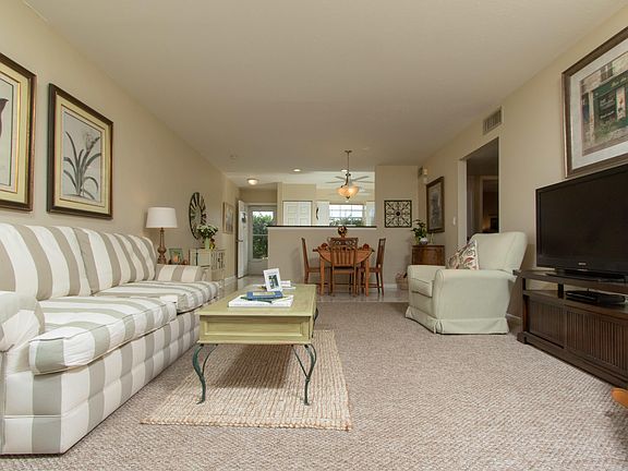 3rd image of 22 Comares Ave Unit 4B