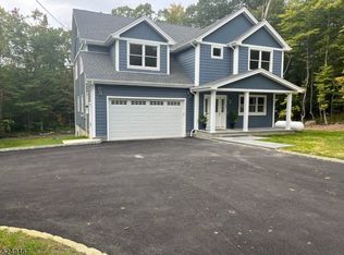 128 Stag Hill Rd, Mahwah, NJ 07430
