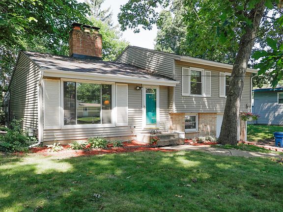 6126 Peachtree-102