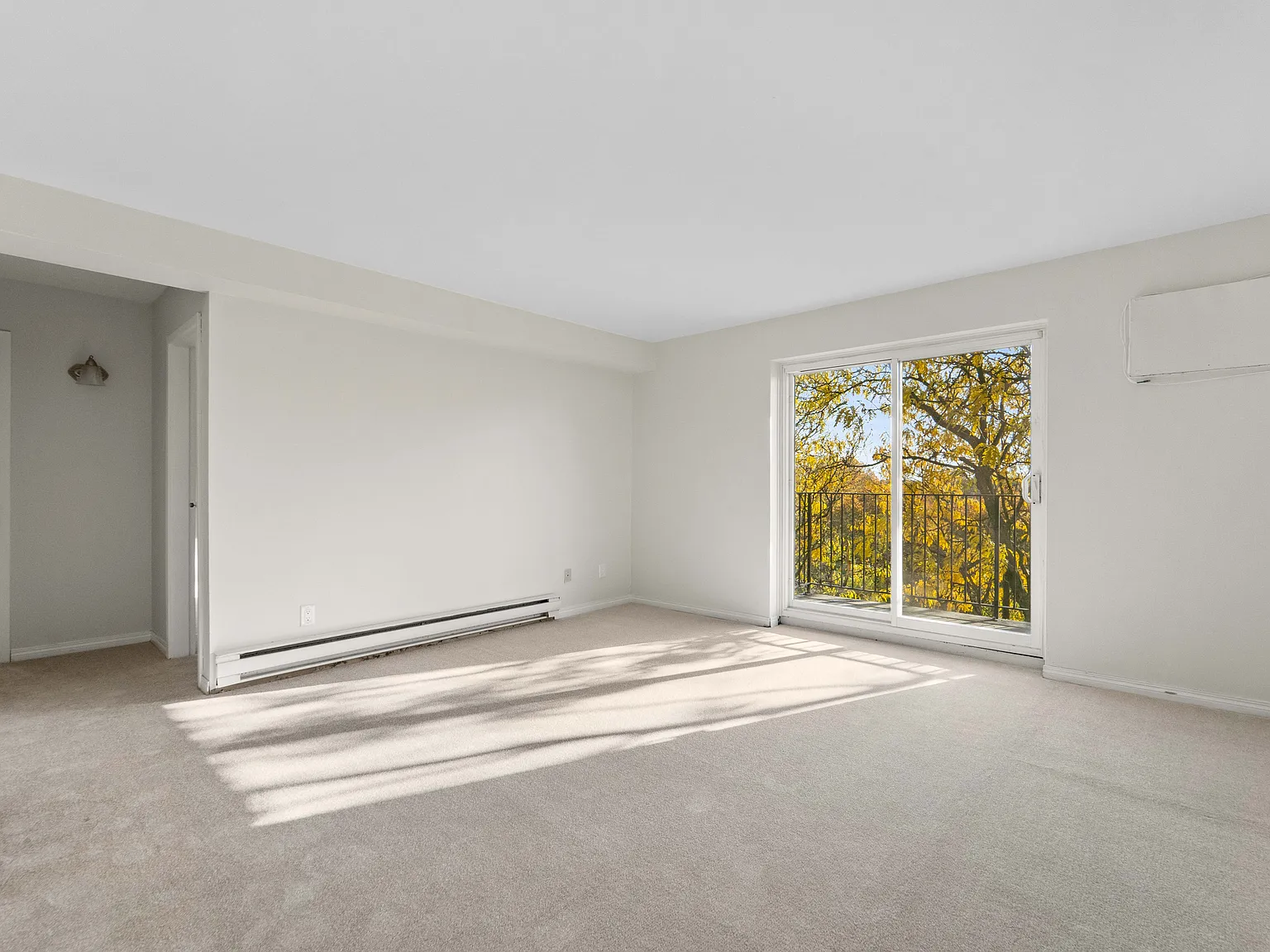 Sandwich Tower Apartments — Photo 1