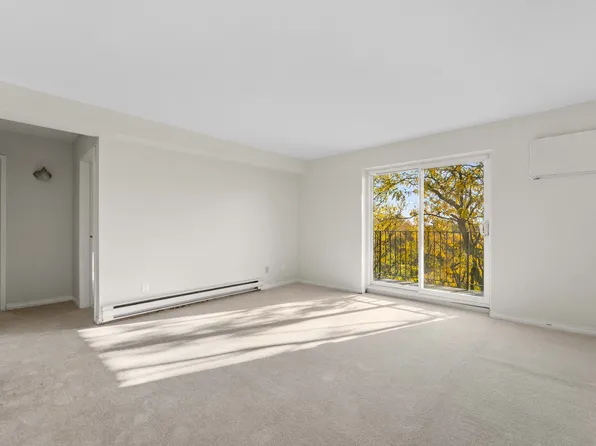 Sandwich Tower Apartments