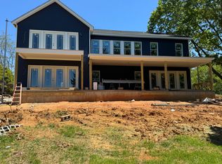 500 Surfside Dr, Moneta, VA 24121
