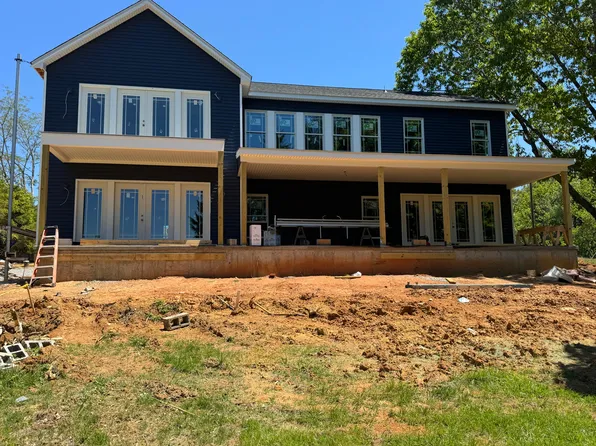 500 Surfside Dr, Moneta, VA 24121