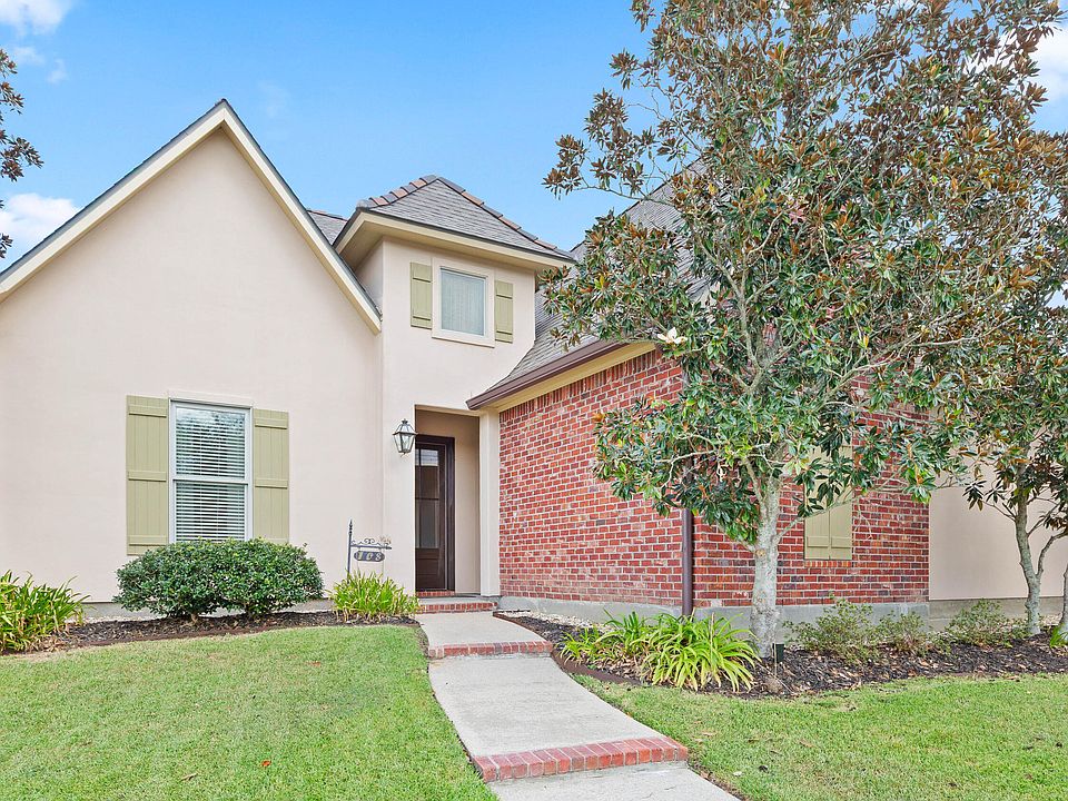 1st image of 108 Dunvegan Ct