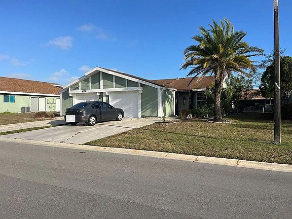 2nd image of 1486 SE Larkwood Cir