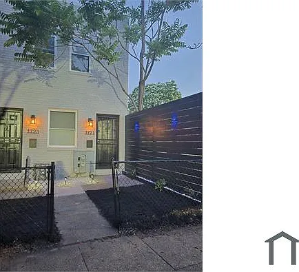 1723 Gales Pl NE — Photo 1