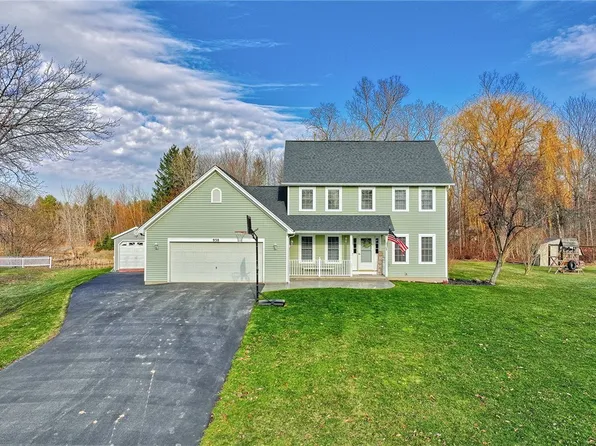 938 Lothario Cir, Webster, NY 14580