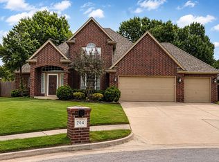 204 Ainsley Ct, Edmond, OK 73034