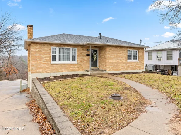 1613 Tanner Bridge Rd, Jefferson City, MO 65101