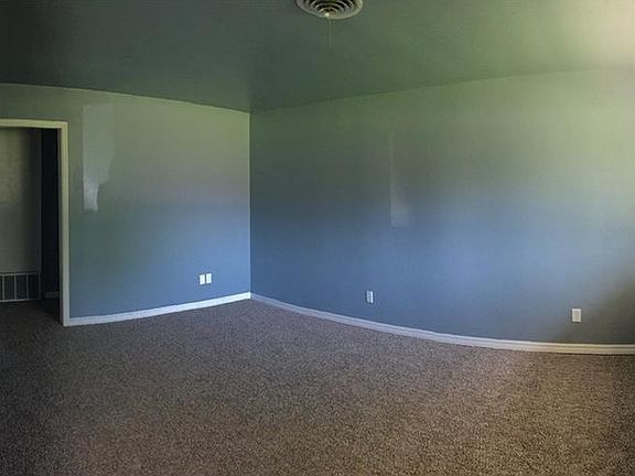 4th image of 1107 SE 5th St