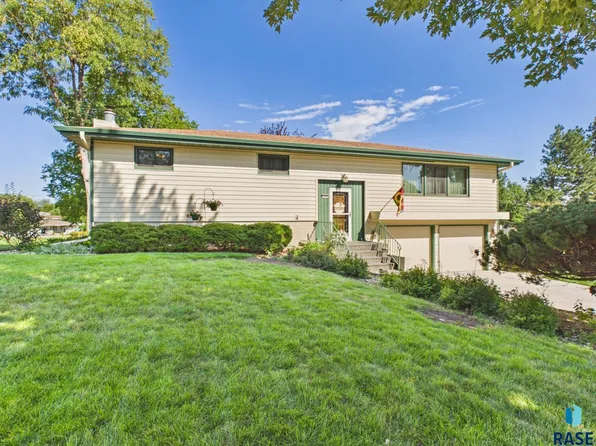 3200 S O'Gorman Dr, Sioux Falls, SD 57105