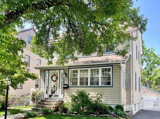 19 Forest Pl, Rochelle Park, NJ 07662