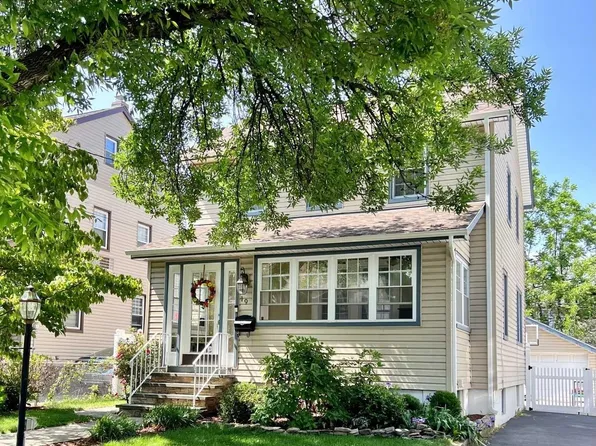 19 Forest Pl, Rochelle Park, NJ 07662