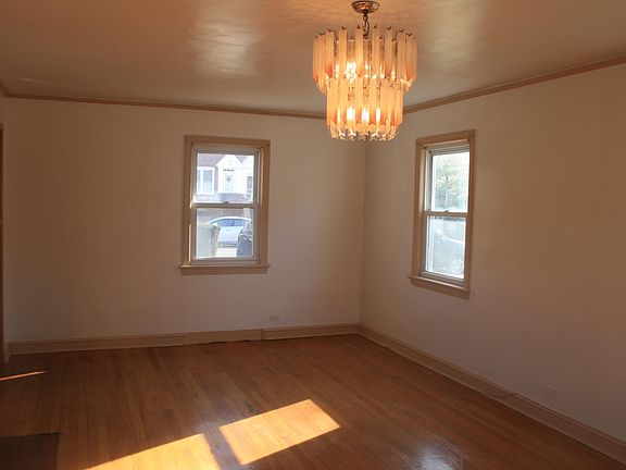 Living Room with fireplace