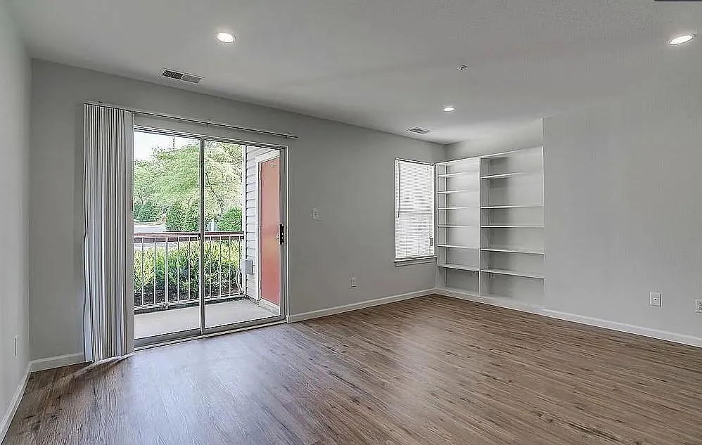 1 bed, 712 sqft, $1,990 — Photo 4