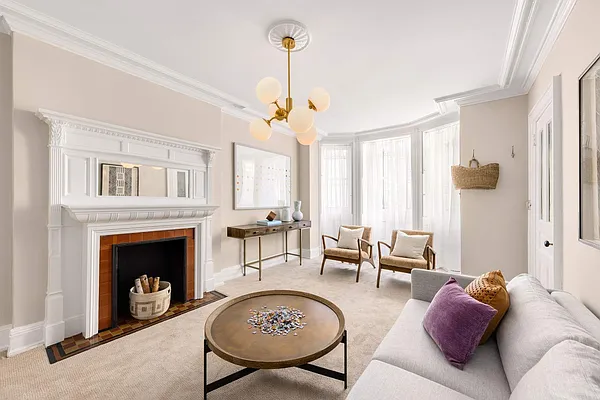 Rented by Sotheby's International Realty | media 23