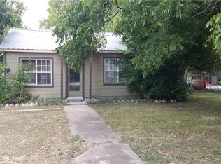 611 N Avenue F, Elgin, TX 78621