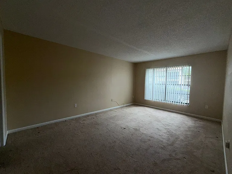 3380 Crystal Ct E #B — Photo 12