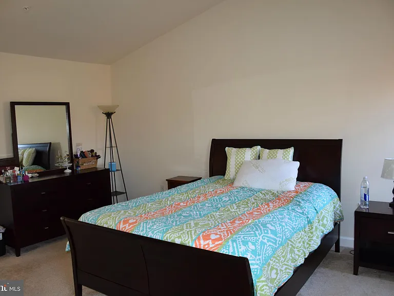 390 English Oak Ln — Photo 15