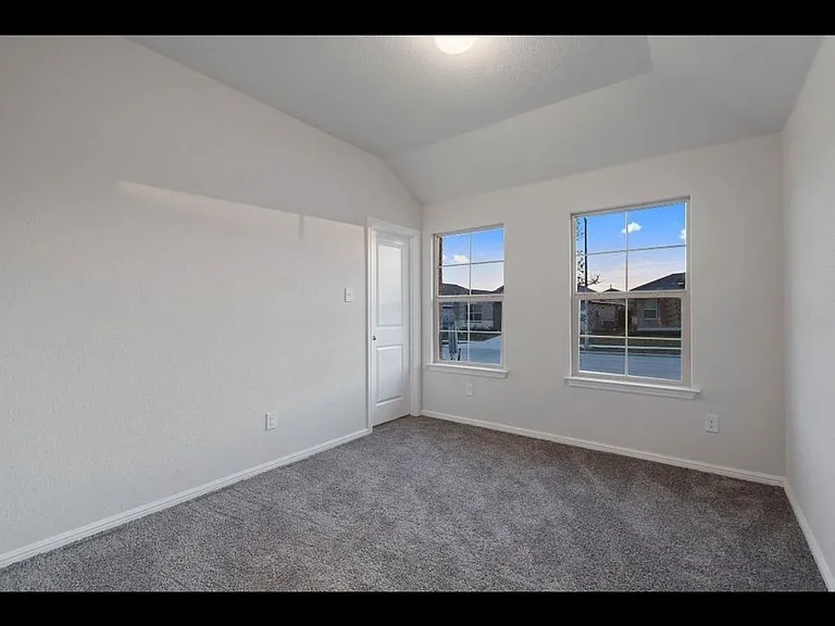 321 Youngblood — Photo 14