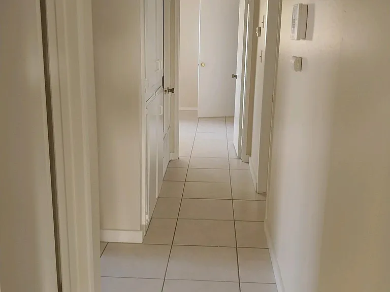 3000 Peppertree Ln — Photo 2