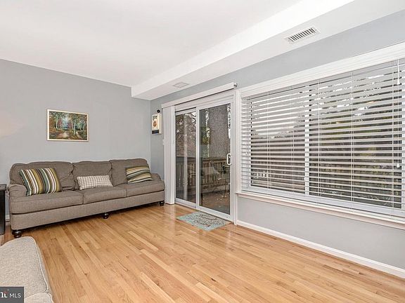 3rd image of 20131 Laurel Hill Way